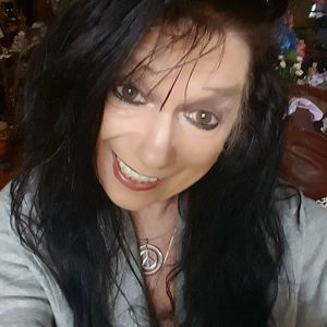 Meet your Posher, Connie